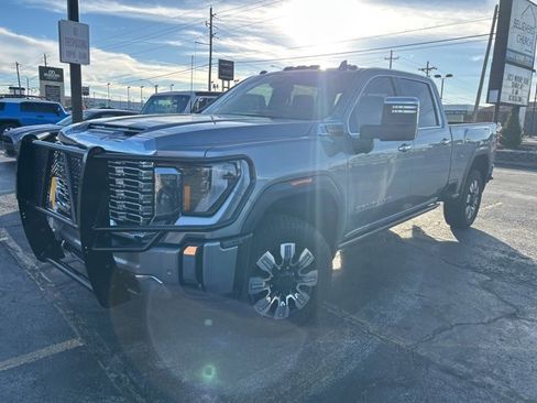 Used 2024 GMC Sierra 2500 Denali w/ Technology Package image 3