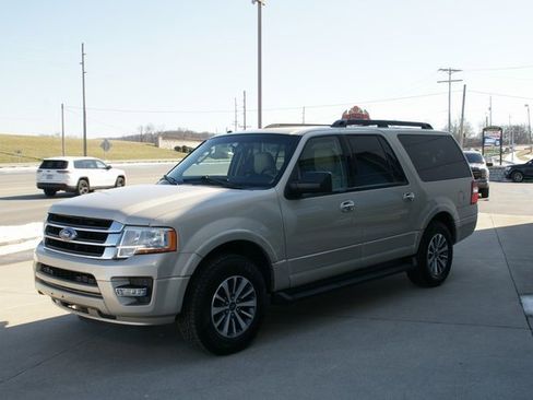Used 2017 Ford Expedition EL XLT w/ Equipment Group 202A image 6