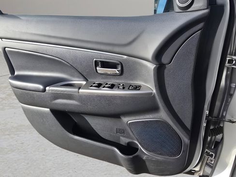 Used 2024 Mitsubishi Outlander Sport SE image 17