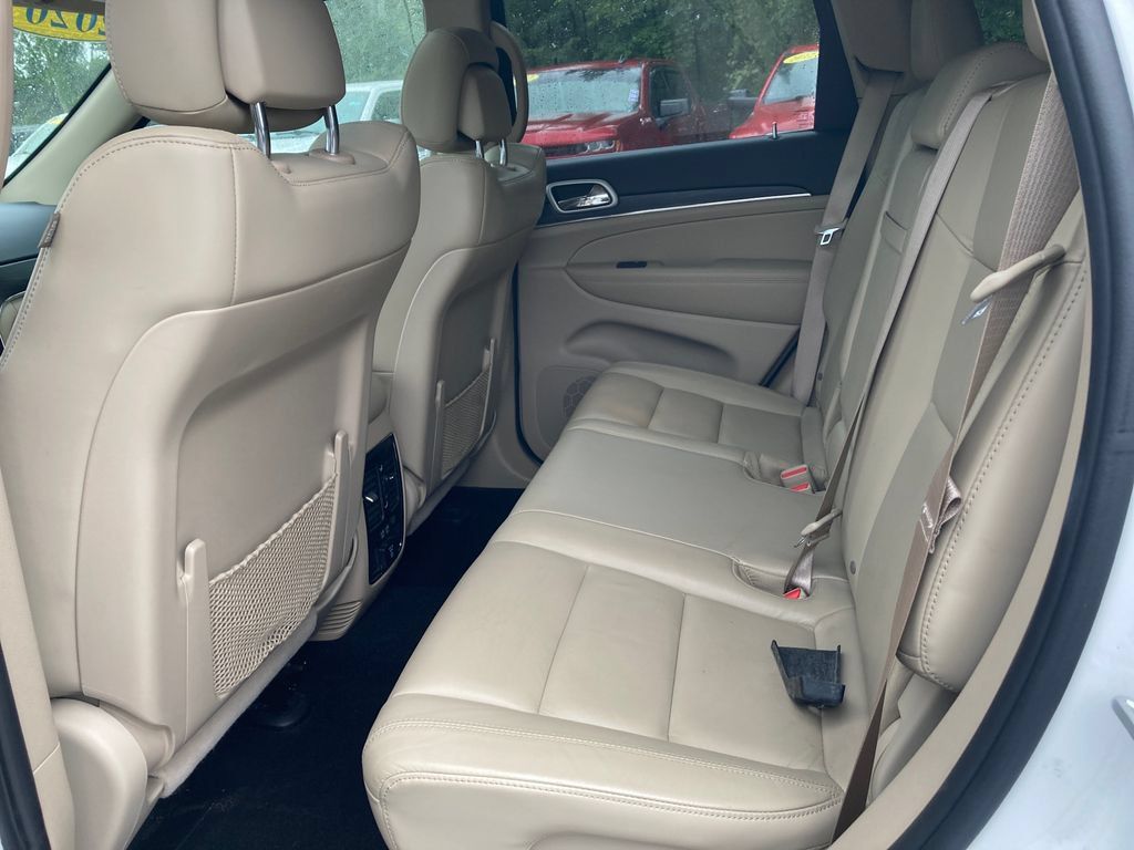 Used 2020 Jeep Grand Cherokee Limited AWD/4WD image 32