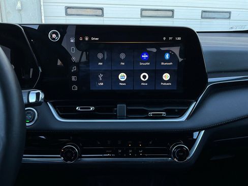 Used 2025 Chevrolet Equinox LT image 23