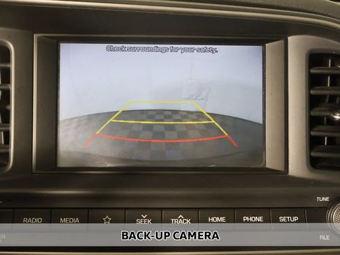 Used 2019 Hyundai Elantra SEL FWD image 4