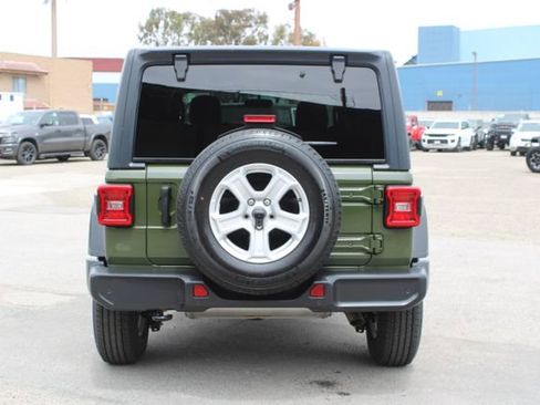 Used 2022 Jeep Wrangler Unlimited Sport AWD/4WD image 4
