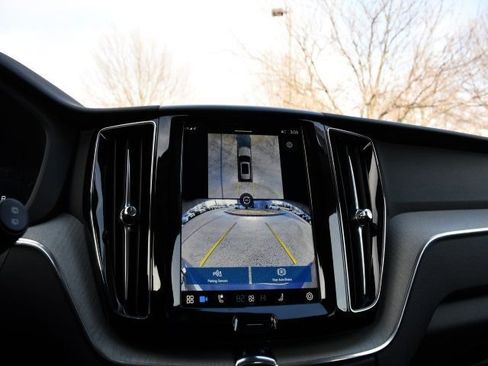 Certified 2025 Volvo XC60 B5 Plus image 14