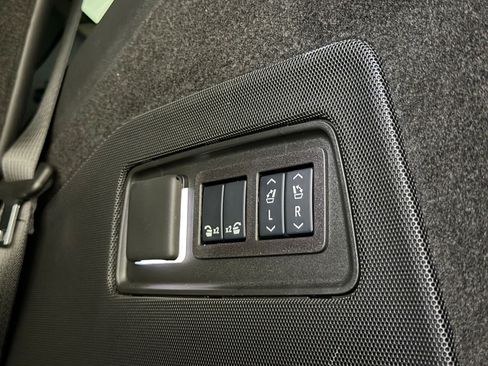 Certified 2026 Cadillac Escalade Sport w/ LPO, ONYX Package AWD/4WD image 24