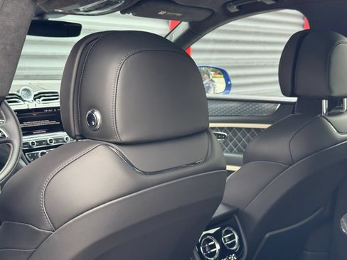 Used 2021 Bentley Bentayga Speed AWD/4WD image 28