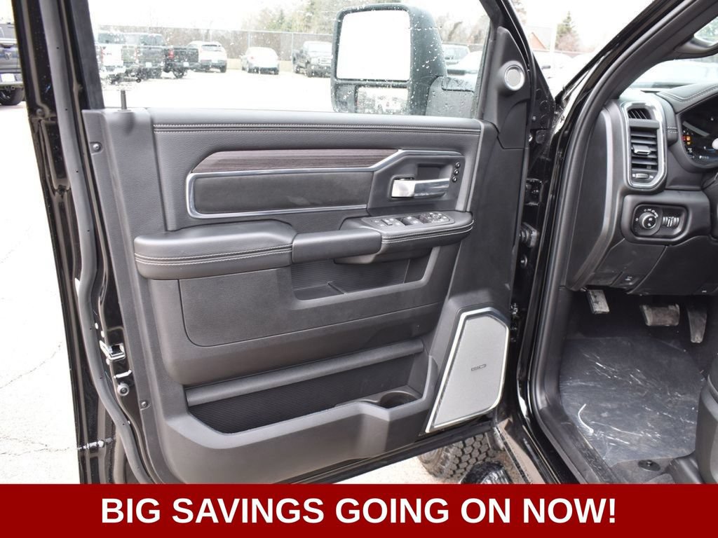 New 2026 RAM 3500 Laramie AWD/4WD image 18