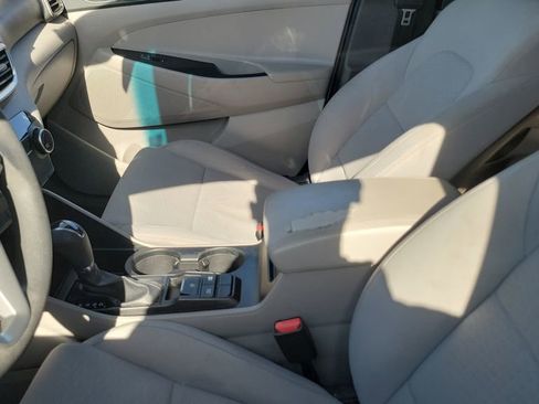 Used 2020 Hyundai Tucson SE w/ Cargo Package FWD image 3