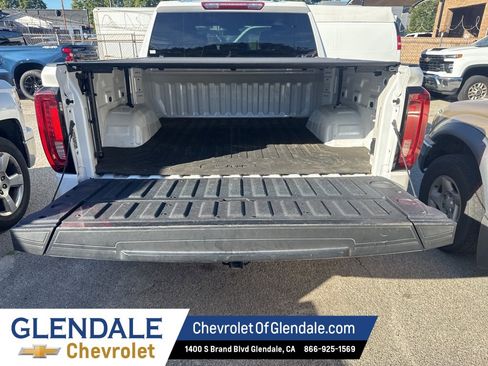 Used 2024 GMC Sierra 1500 SLT w/ X31 Off-Road Package image 9