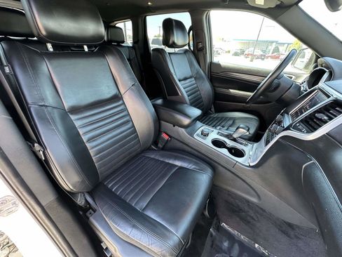Used 2018 Jeep Grand Cherokee Limited image 22