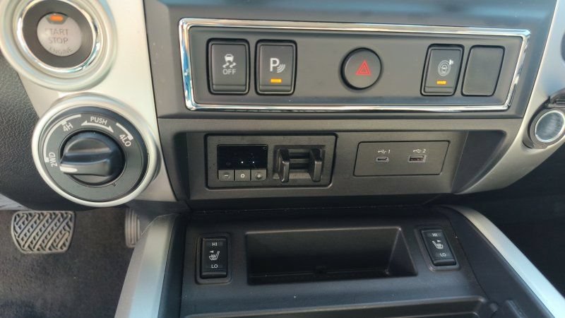 Used 2020 Nissan Titan SV w/ SV Convenience Package AWD/4WD image 20
