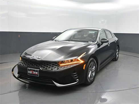 Used 2022 Kia K5 LXS image 1