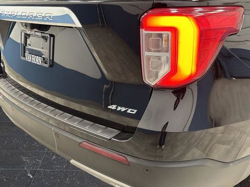 Used 2023 Ford Explorer XLT image 33