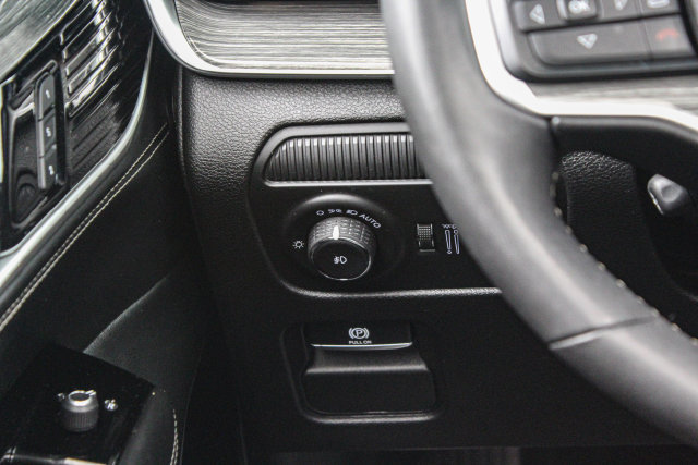 Used 2022 Jeep Wagoneer Series III w/ Premium Group I AWD/4WD image 21