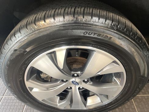 Used 2023 Subaru Ascent Premium image 14