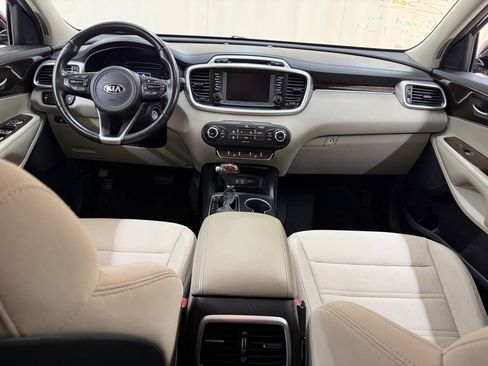 Used 2018 Kia Sorento LX image 29