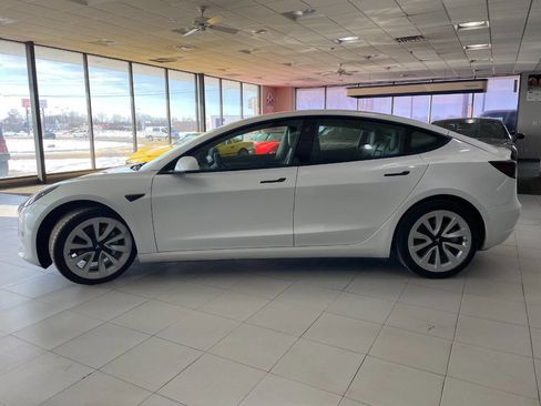 Used 2022 Tesla Model 3 image 4