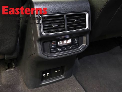 Used 2025 Volkswagen Atlas SE FWD image 20