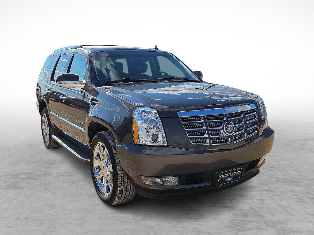 Used 2011 Cadillac Escalade Luxury RWD image 1