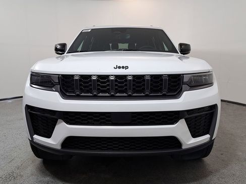 New 2026 Jeep Grand Cherokee L 2WD image 2