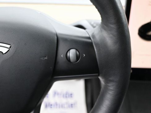 Used 2021 Tesla Model 3 Standard Range Plus image 19