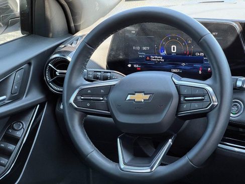 Used 2026 Chevrolet Equinox LT w/ Safety and Technology Package FWD image 12