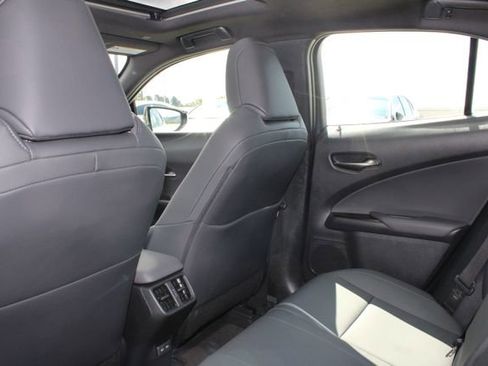 Used 2023 Lexus UX 250h FWD image 9