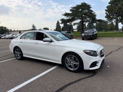 Used 2017 Mercedes-Benz E 300 4MATIC image 7