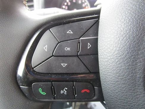 Used 2021 Jeep Renegade Latitude image 19