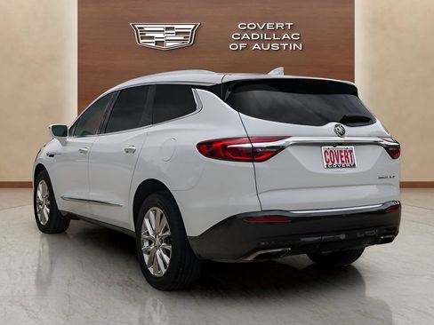 Used 2019 Buick Enclave Essence FWD image 3