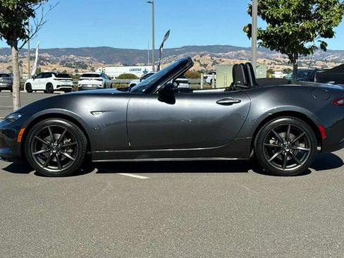 Used 2016 MAZDA MX-5 Miata Club RWD image 8