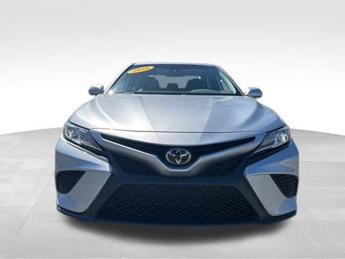 Used 2020 Toyota Camry SE w/ Audio Package FWD image 9