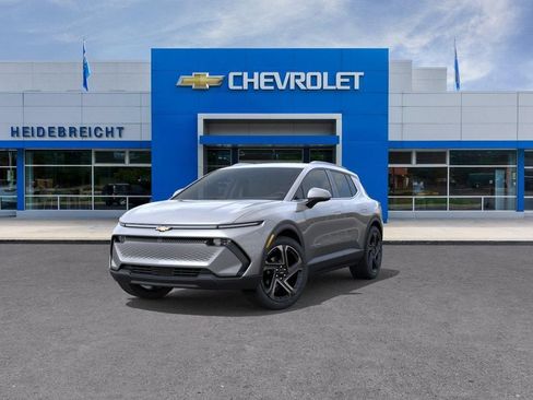 New 2026 Chevrolet Equinox EV LT w/ Convenience Package II FWD image 8