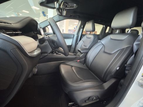 New 2026 Jeep Compass Limited w/ Sun, Sound & Navigation Group image 13