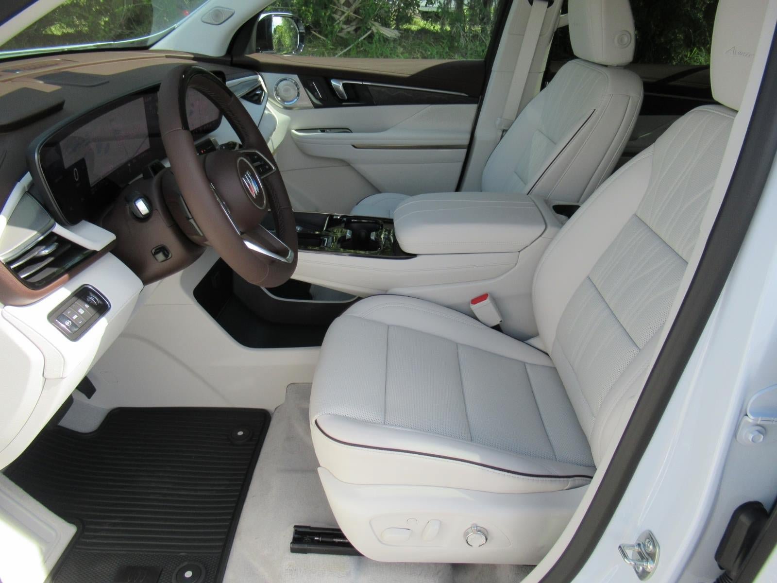 New 2026 Buick Enclave Avenir w/ Super Cruise Package FWD image 17