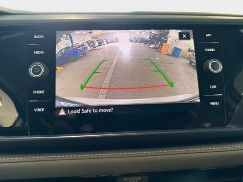 Certified 2024 Volkswagen Taos SE image 26