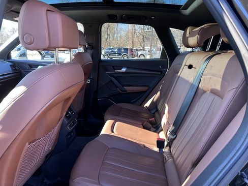 Used 2023 Audi Q5 2.0T Premium w/ Convenience Package image 22