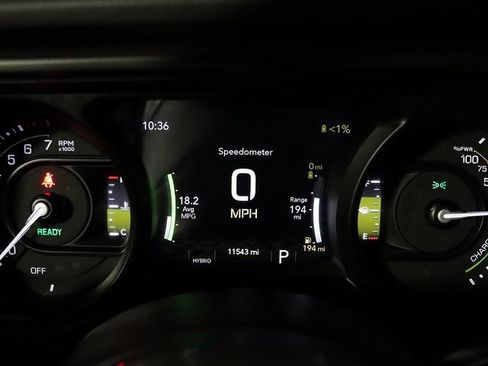 Used 2025 Jeep Wrangler Unlimited Sahara image 18