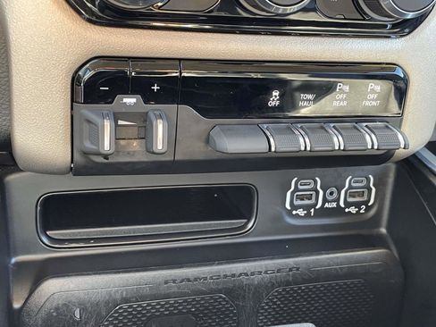 Used 2021 RAM 1500 Laramie AWD/4WD image 29
