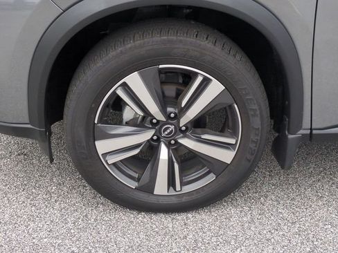 Certified 2025 Nissan Rogue SL w/ SL Premium Package FWD image 11