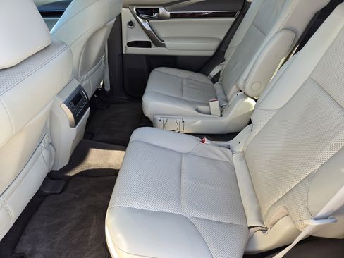 Used 2018 Lexus GX 460 Luxury image 38