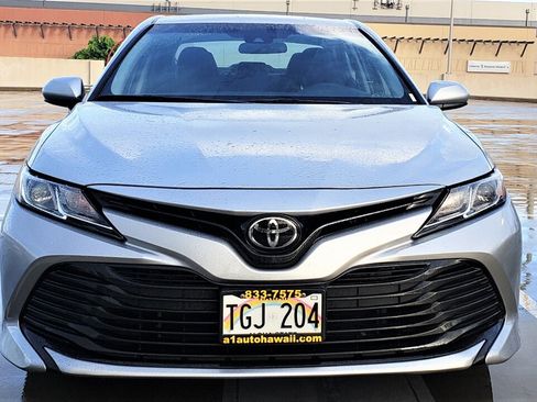 Used 2018 Toyota Camry LE FWD image 17