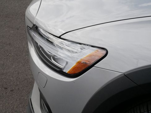 Used 2025 Volvo V60 B5 Cross Country Plus image 16