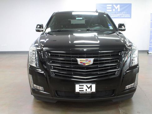 Used 2020 Cadillac Escalade ESV Platinum w/ Escalade Sport Edition image 4
