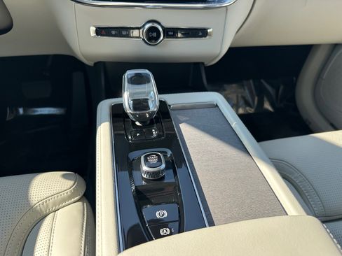 Used 2026 Volvo XC90 B6 Ultra w/ Protection Package AWD/4WD image 14