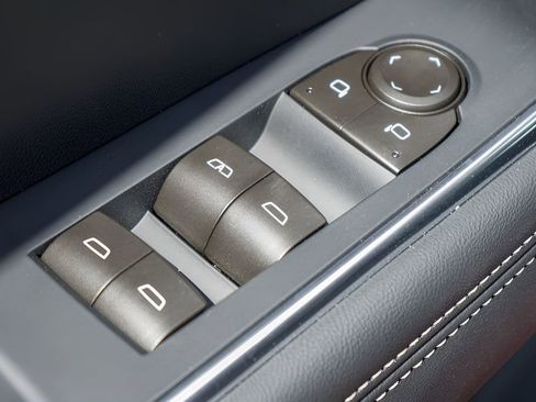 New 2026 GMC Acadia Elevation image 16