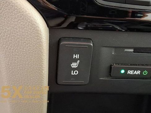 Used 2017 Honda Pilot Touring image 29