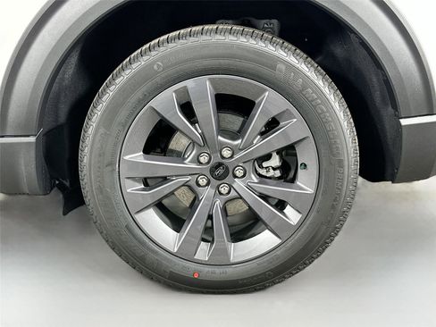 New 2026 Ford Explorer Active w/ Active Comfort Package image 32