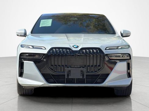 Used 2023 BMW 740i w/ Parking Assistance Package RWD image 8