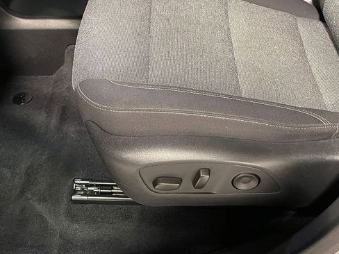 Used 2025 GMC Acadia Elevation image 21